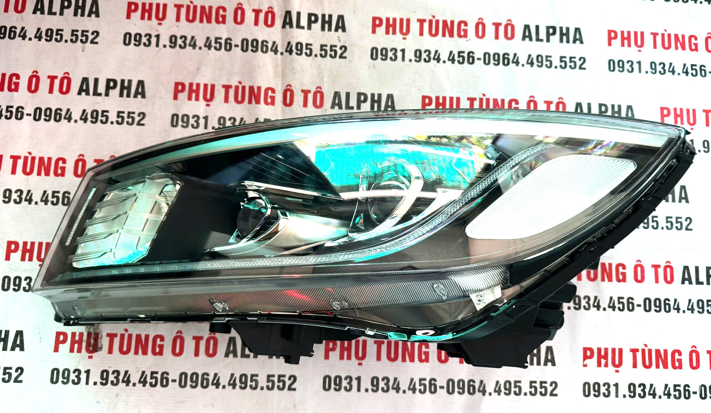 Đèn pha tài Kia Sedona 2018-2020